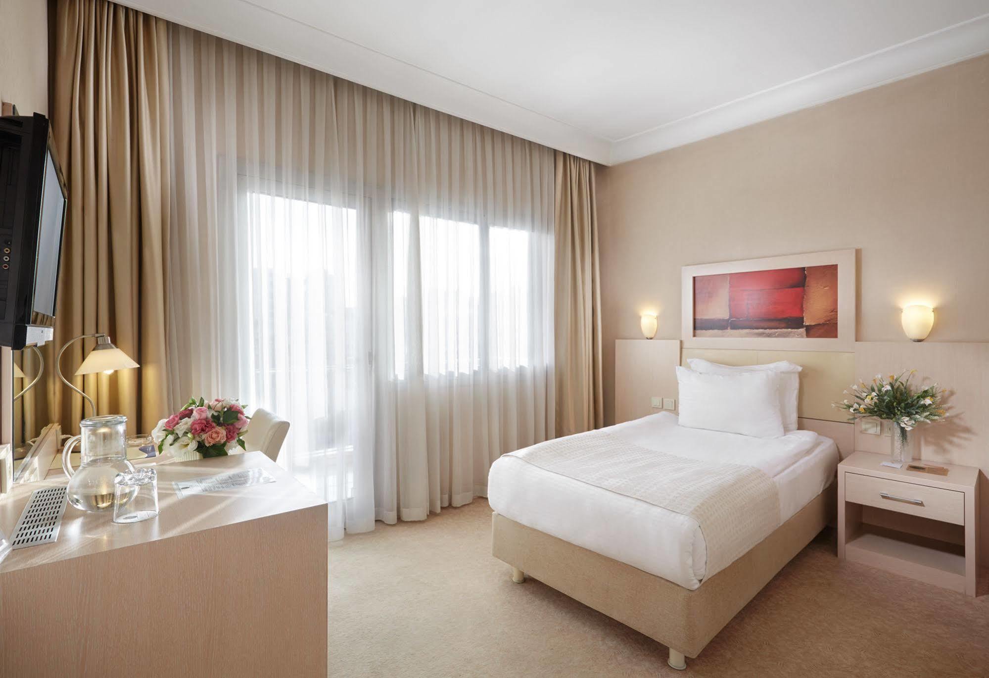 Kordon Hotel Alsancak Esmirna Exterior foto